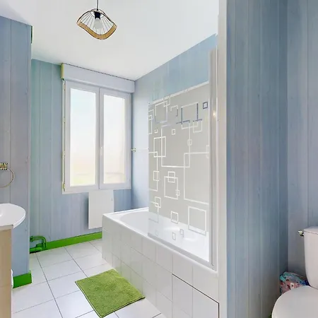 Beautiful Home In Royan With Wifi Holiday home Royan